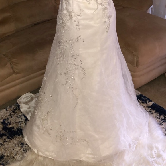 OLEG CASSINI Ivory CES409 Wedding Dress - Picture 5 of 15